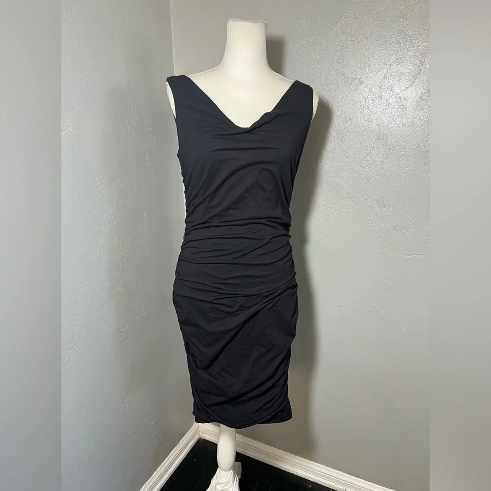 Velvet by Graham & Spencer Black Sleeveless Ruched Midi Dress